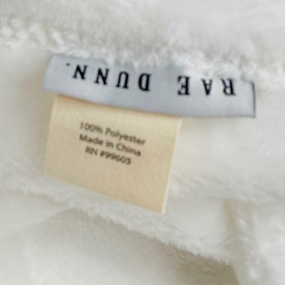 Rae Dunn True Love Throw Blanket, White, 50 x 60 - Picture 5 of 7